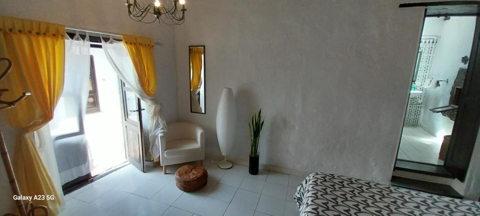 Suite Casa Rural Los Patios, Conil Tías Екстериор снимка